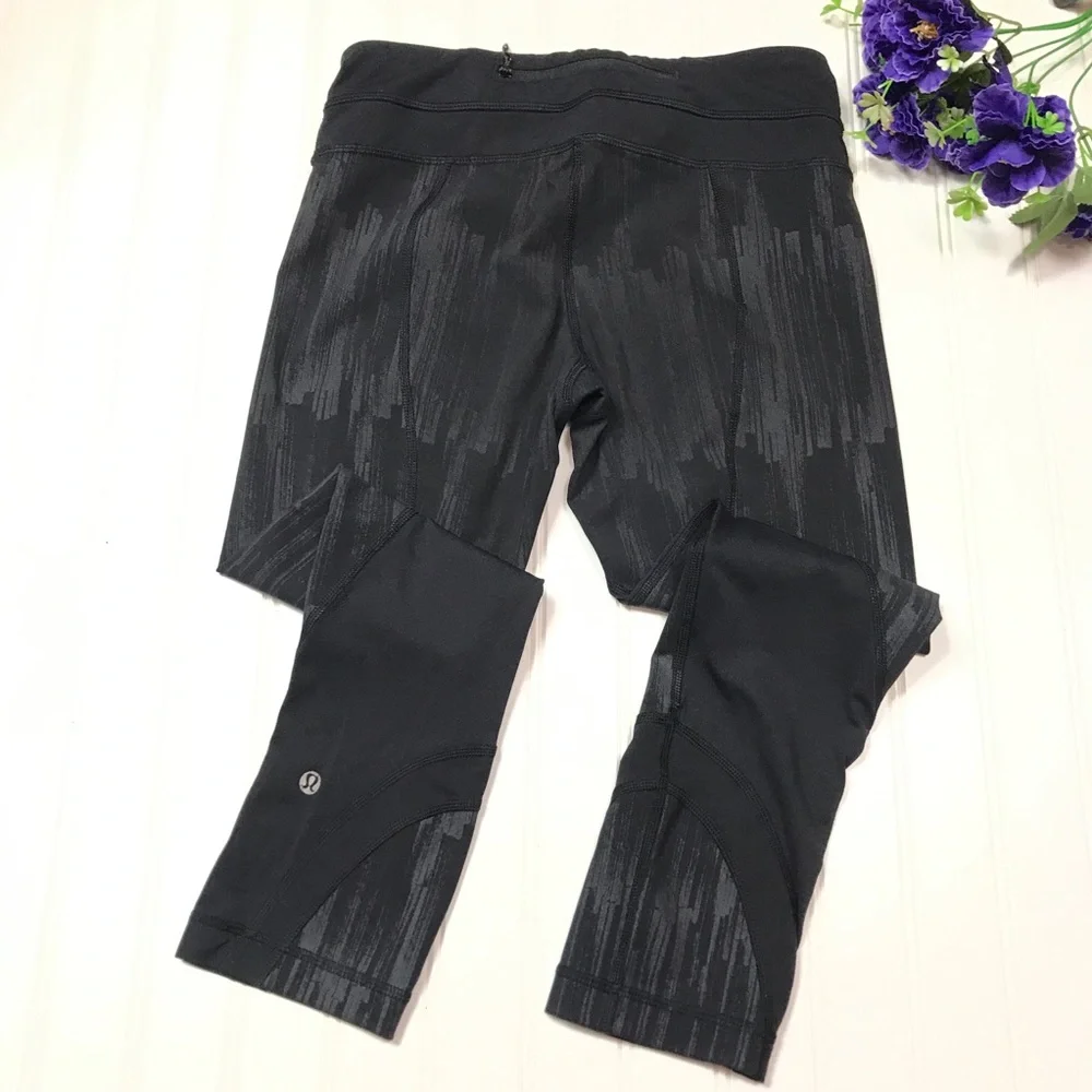 Lululemon Run:Inspire Crop Full-On Luxtreme (Mesh) - Picture 6 of 11